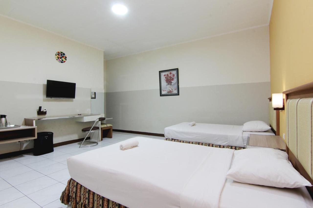 בנדונג Hotel Palem מראה חיצוני תמונה